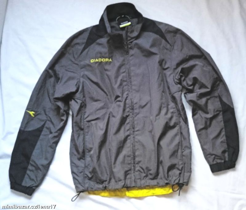 ŚUSŤÁKOVÁ BUNDA - DIADORA - 146/152, 10-12 let