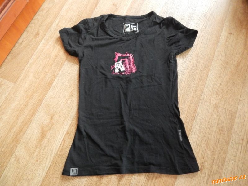 Dámské černé tričko 38