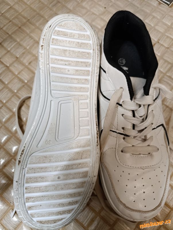 Boty do tělocvičny