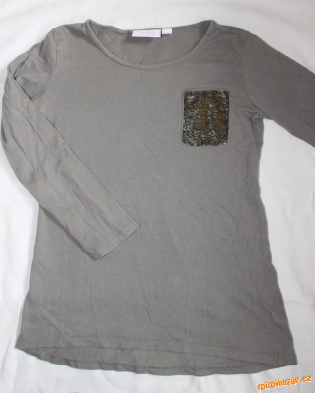 PO 62. Zajímavé khaki tričko s flitry 9 let