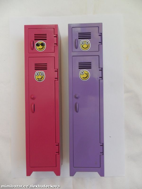 ŠKOLNÍ SKŘÍNKA PRO PANENKU BARBIE