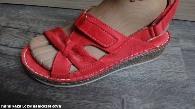 Velmi pohodlné celokožené letní boty CONSUELO v.37
