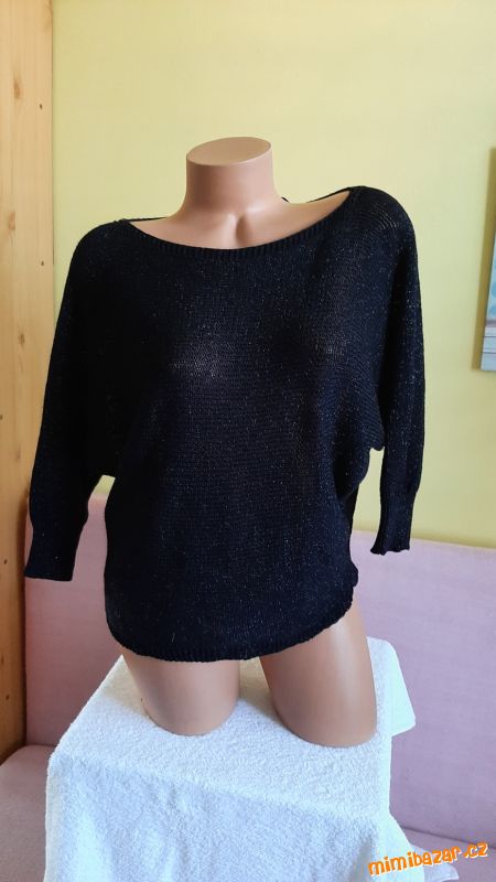Černý lehký svetřík L
