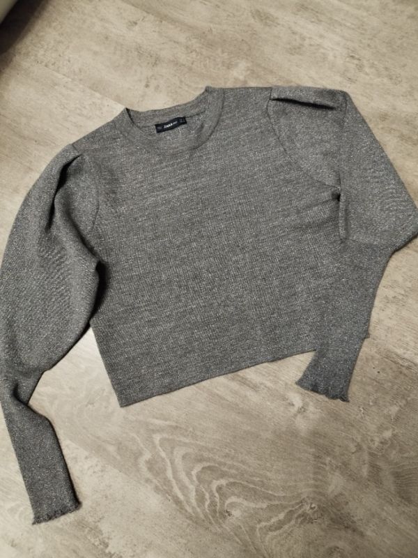 Šedý luxusní svetřík, či mikina vysoké rantly