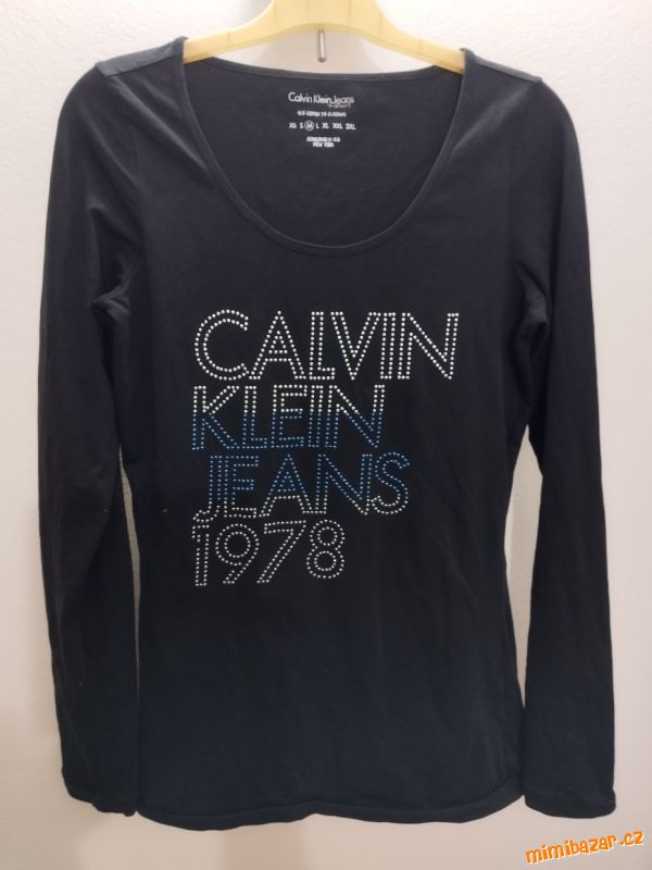 Černé tričko Calvin Klein s kaminky v.M i L