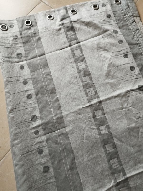 Sada šedé závěsy poloprůsvitné, jako zaclony