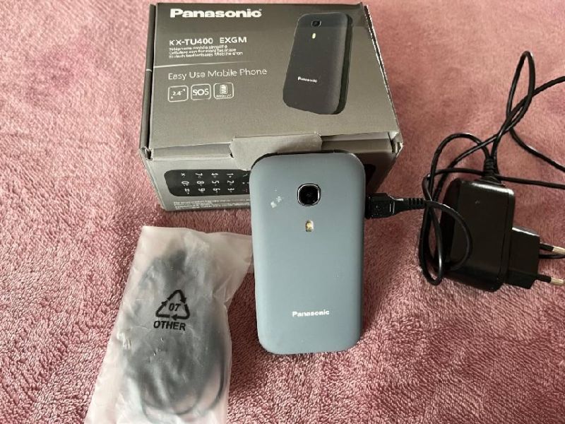 Mobilní telefon pro seniory Panasonic KX-TU400