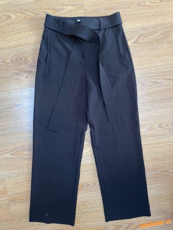 Černé kalhoty 7/8 s vysokým pase N.ové