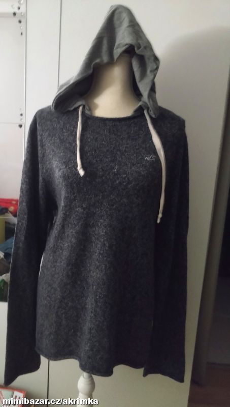 Svetr Hollister vel.M-L vyšší postava