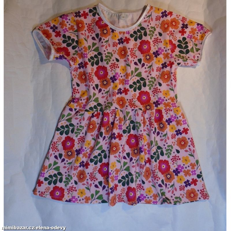 Dívčí úpletové šaty Kytičky 2