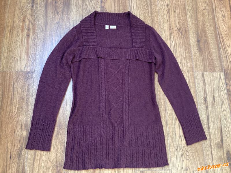 Prodloužený sexy svetřík (vel. 40/42)
