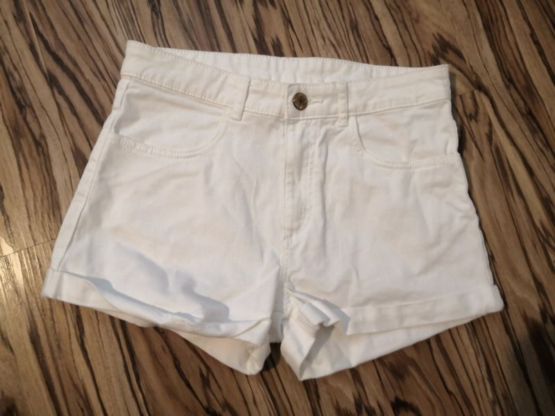 Bílé kraťasy