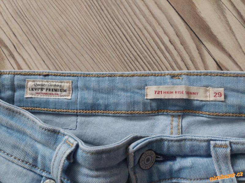 Světlé slim džíny Levis 721