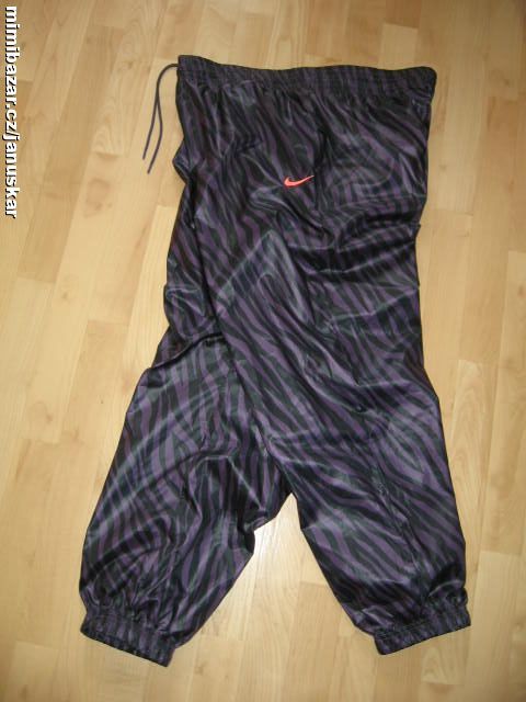 Sportovní šusťákové kalhoty / šusťáky Nike