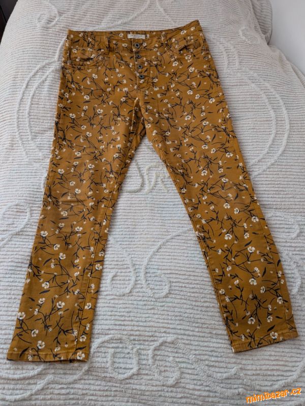 Nádherné kalhoty se vzorem
