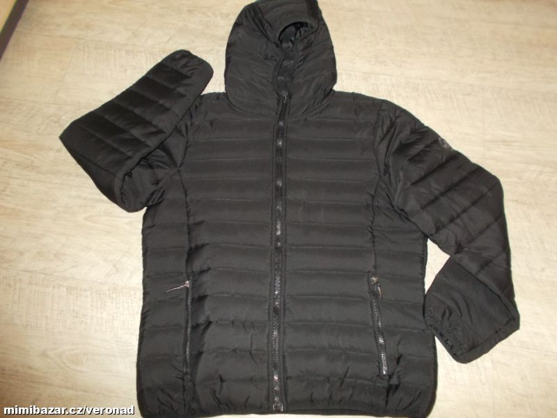 KRÁSNÁ DÁMSKÁ BUŘTÍKATÁ BUNDA V.44/46 100STAV