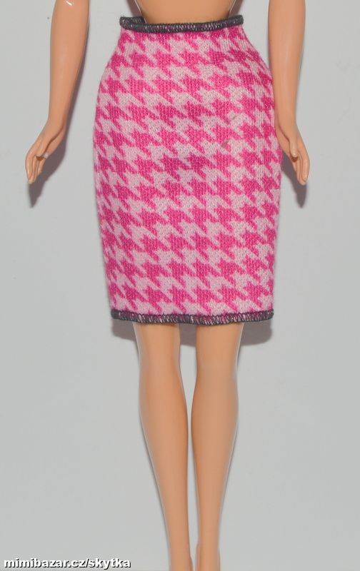  + + + OBLEČENÍ PRO PANENKU BARBIE + + + 