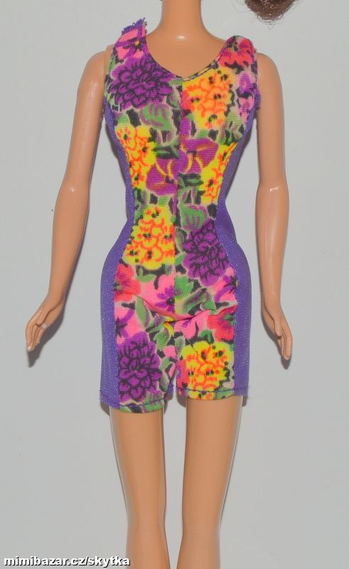  + + + OBLEČENÍ PRO PANENKU BARBIE + + + 