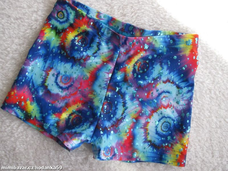 Krásné barevné elastické šortky/i na gymnastiku