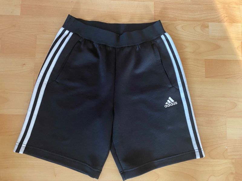 šortky, kraťasy sportovní