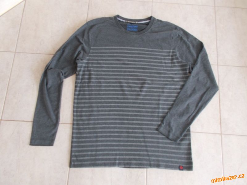 Trikodlouhý rukáv