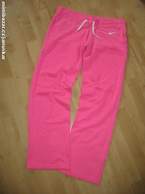 Dámské sportovní kalhoty / tepláky Nike