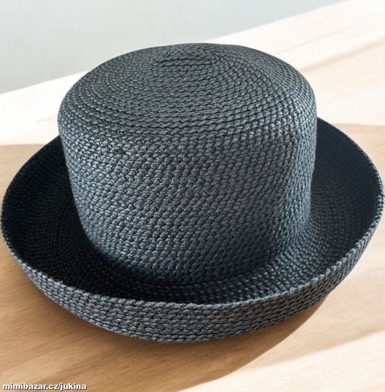 letní dámský klobouk