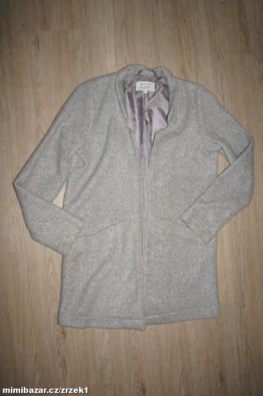 HAILY´S přechodový příjemný kabátek vel.L
