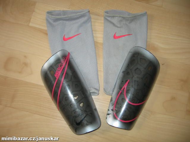 Fotbalové chrániče holení Nike Mercurial