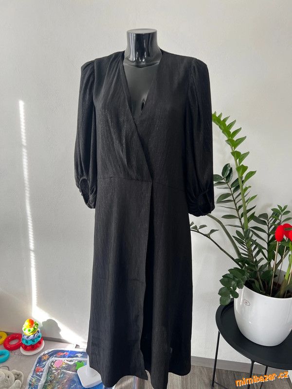 šaty s visačkou s lurexovým vláknem