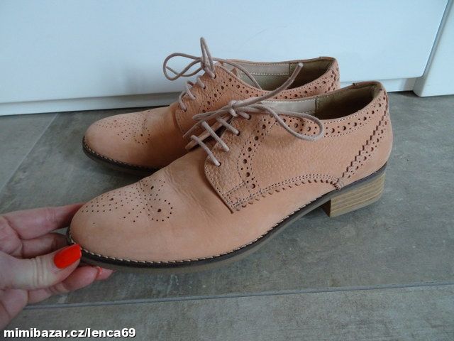 KOŽENÉ BOTY CLARKS
