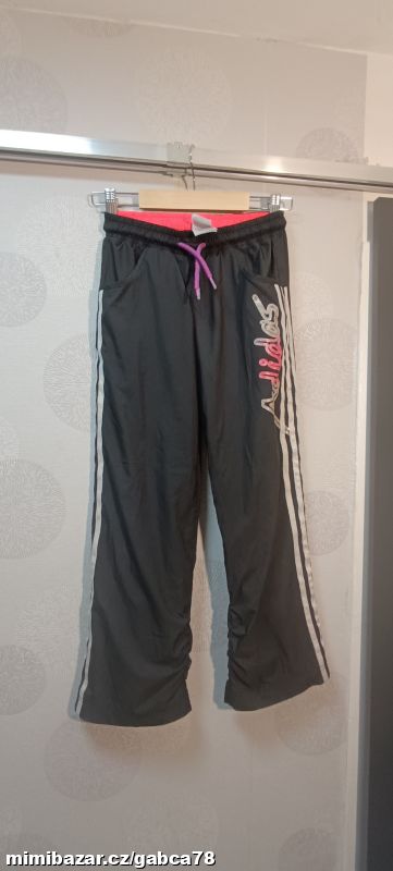 Tepláky Adidas vel 140