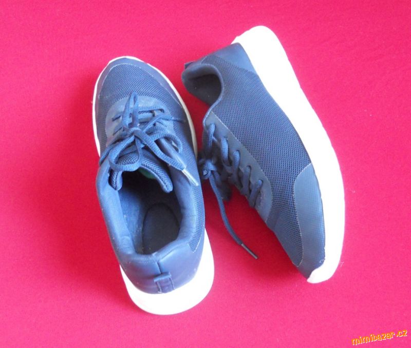 Tenisky do tělocvičny