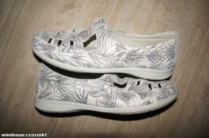 Helvesko sandálky z hovězí kůže vel.42