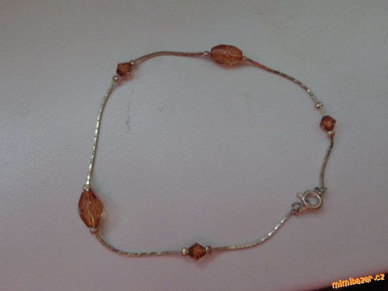 Náramek s broušenými skleněnými kamínky Preciosa