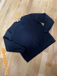 černá mikina přes hlavu top stav