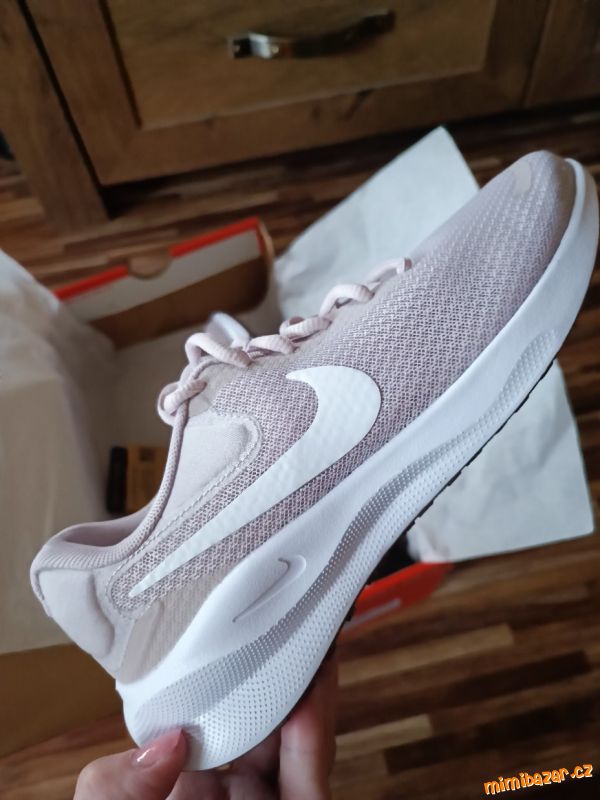 N.ove běžecké tenisky Nike