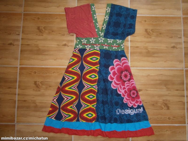 Letní veselé šaty s mandalou značky DESIGUAL, vel.M