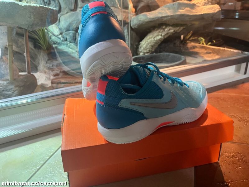 Tenisky na tenis NIKE