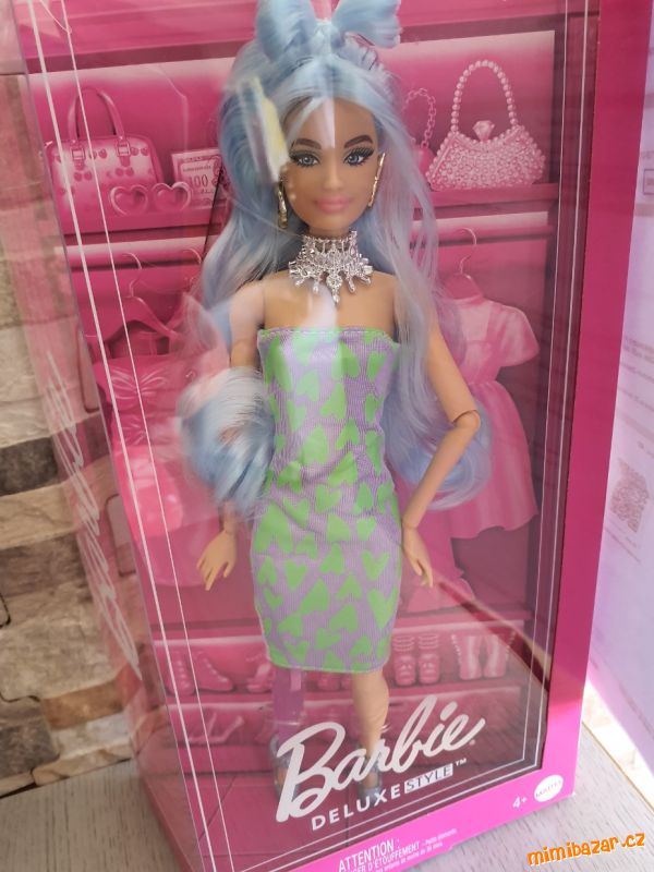 Barbie de luxe kloubová panenka