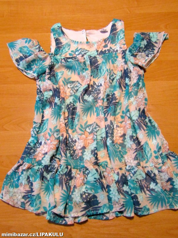 NOVÉ DÍVČÍ ŠATIČKY VEL.122