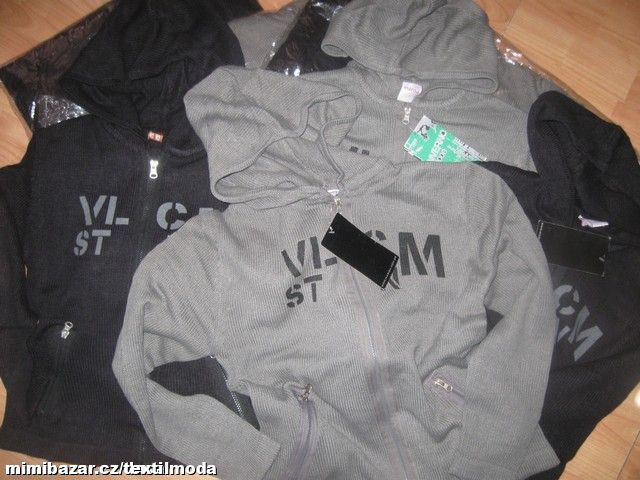 SVETR SVETŘÍK S KAPUCÍ VELIKOST 10:12:14: LET