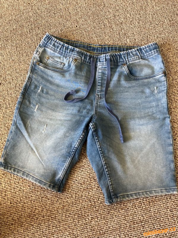 Džínové kraťasy