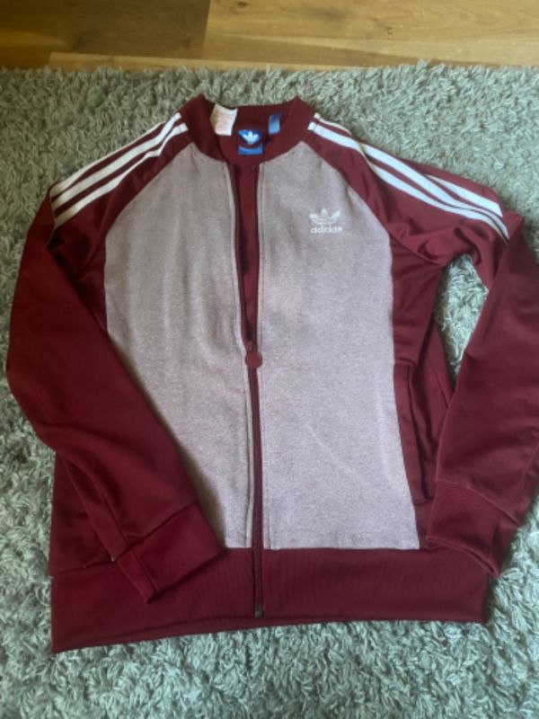 Krásná funkční mikina Adidas