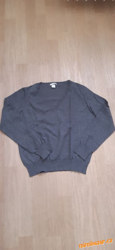 Krásný luxusní svetr H&M