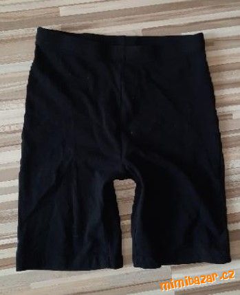 černé dívčí legínové kraťasy vel. 152/XXS