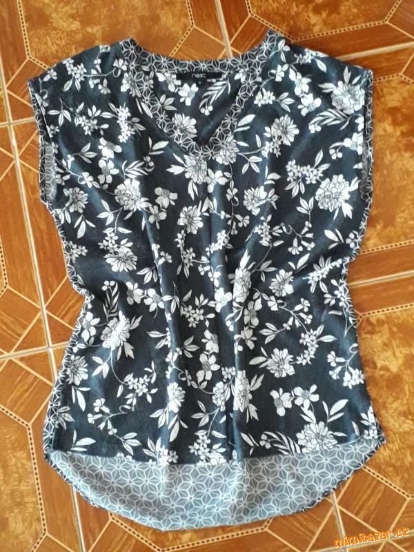 Triko zn.Next vel.38(10)