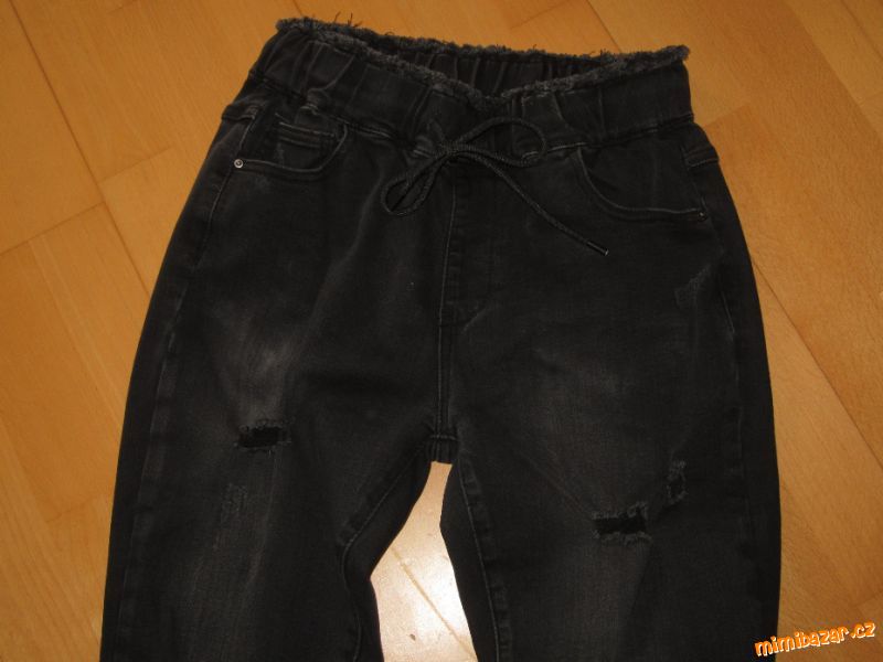 Trhané džíny s gumou v pase vel. M
