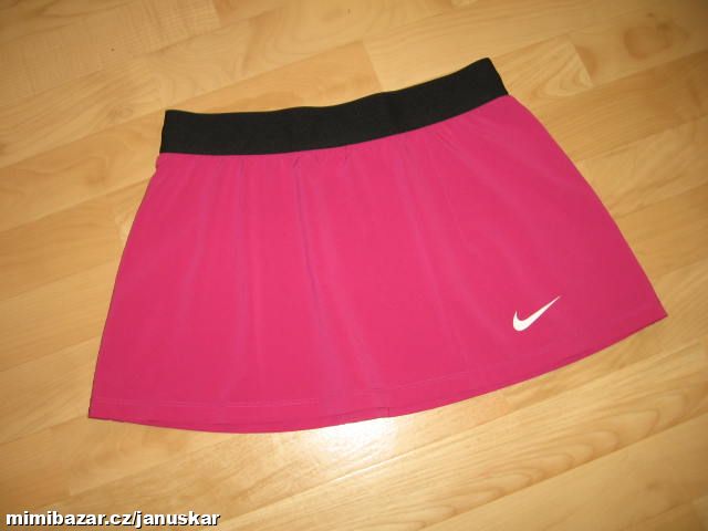 Krásná llehká funkční sportovní sukně Nike Dri-Fit