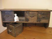 PŘEKRÁSNÁÁÁ LUXUSNÍ POLIČKA SE ŠUPLÍČKY